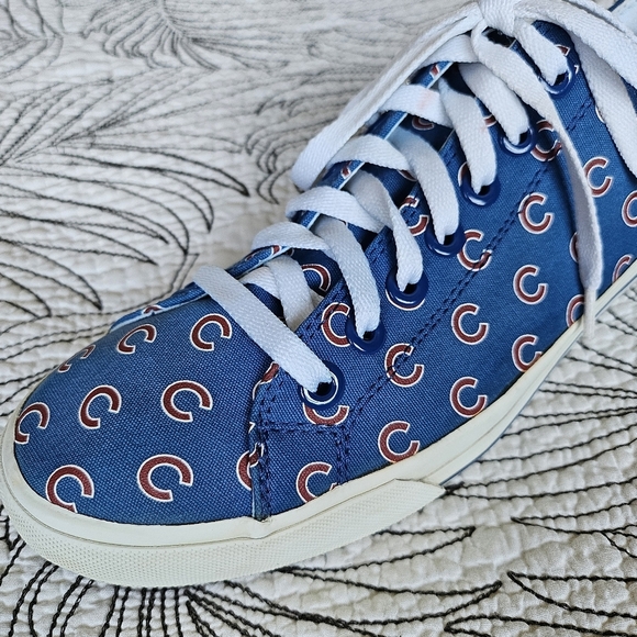 LIKE NEW EUC Row One Chicago Cubs Victory Sneakers Unisex W Size 11/ M Size 9.5 - Picture 6 of 16